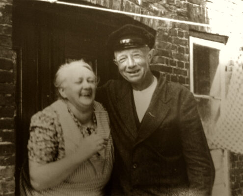 Glückliche Vorbesitzer vorm Silberhof Pellworm Foto glückliche Vorbesitzer vorm Silberhof Pellworm